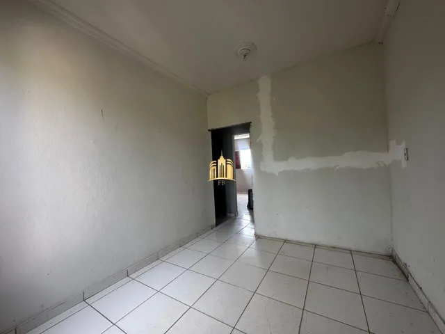 Imagem 6: Casa Duplex À Venda em Caracóis de Baixo: 6 Quartos, 2 Suítes - Invista Já!