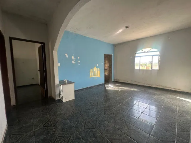 Imagem 12: Casa Duplex À Venda em Caracóis de Baixo: 6 Quartos, 2 Suítes - Invista Já!