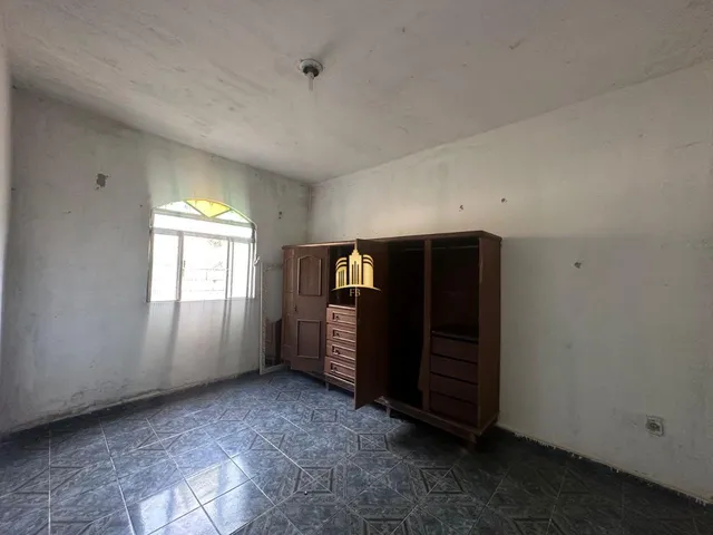 Imagem 13: Casa Duplex À Venda em Caracóis de Baixo: 6 Quartos, 2 Suítes - Invista Já!