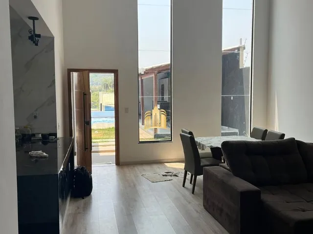Imagem 12: Casa 3 Quartos com Suíte e Closet - Piscina Aquecida - Área Gourmet - 5 Vagas - Pé Direito Duplo