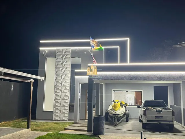 Imagem 3: Casa 3 Quartos com Suíte e Closet - Piscina Aquecida - Área Gourmet - 5 Vagas - Pé Direito Duplo