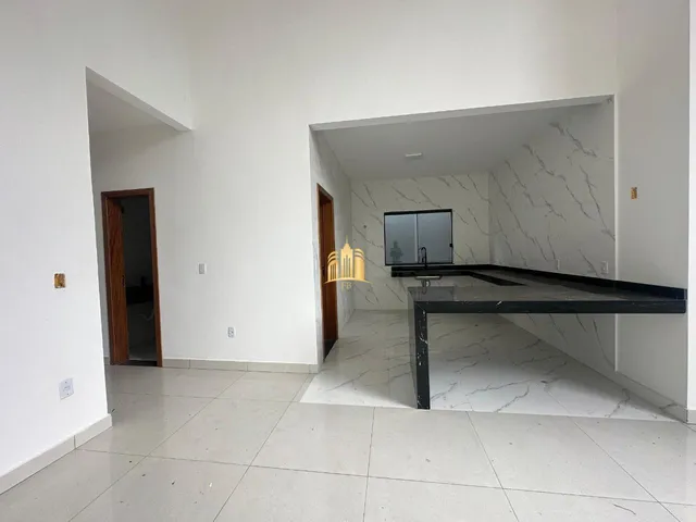 Imagem 3: Casa 3 Quartos com Suíte - 180M² - Sala com Pé Direito Duplo - 5 Vagas - Acabamento Premium