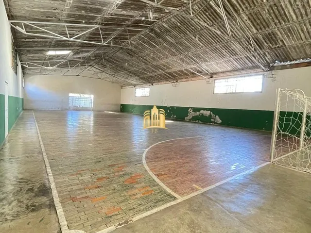 Imagem 2: Aluguel Galpão/Quadra Poliesportiva 630M² - Cozinha, Banheiros, Piso Madeira ? R$ 7.500/Mês