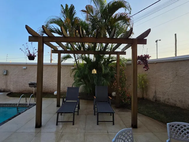 Imagem 16: Casa Alto Padrão com 5 Quartos, 4 Suítes e Piscina em Esmeraldas