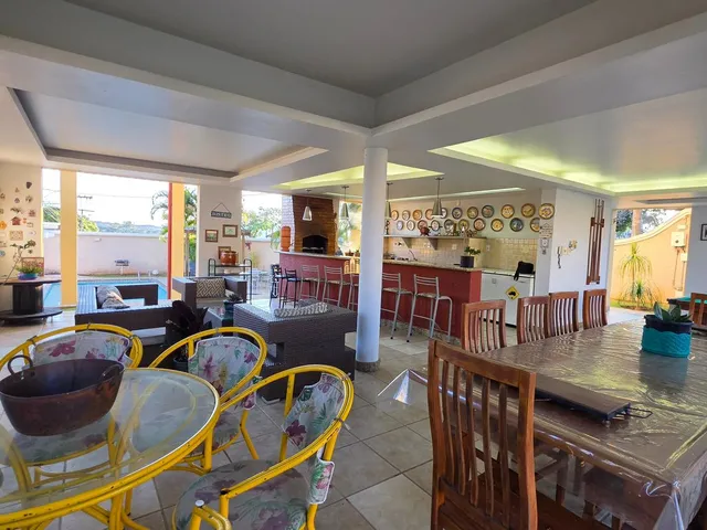 Imagem 12: Casa Alto Padrão com 5 Quartos, 4 Suítes e Piscina em Esmeraldas