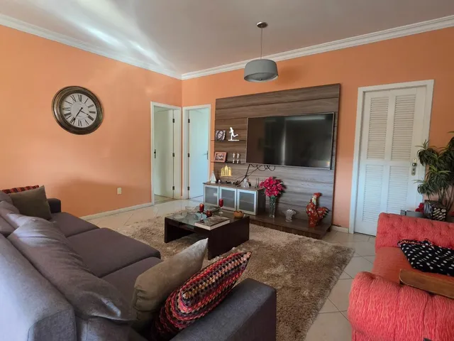 Imagem 7: Casa Alto Padrão com 5 Quartos, 4 Suítes e Piscina em Esmeraldas