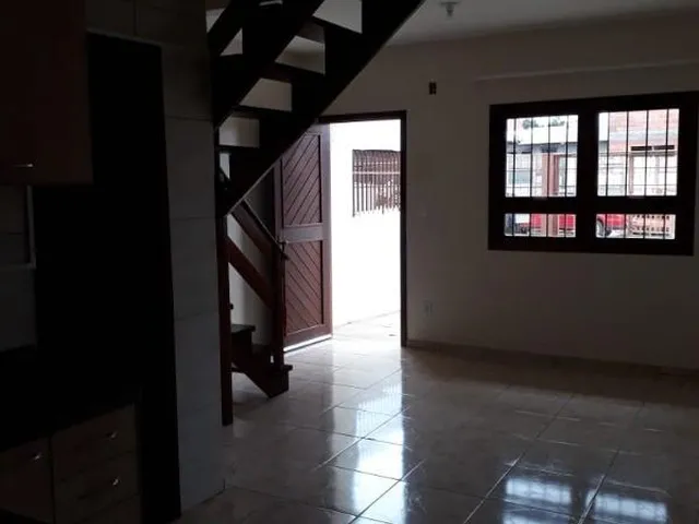 Imagem 4: Sobrado com Dois Dormitórios, Sala, Cozinha, Área de Serviço Uma Vaga de Garagem. Móveis Planejados