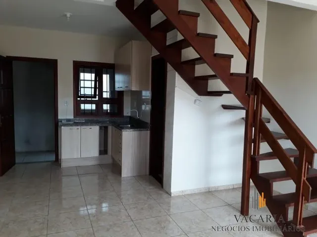Imagem 2: Sobrado com Dois Dormitórios, Sala, Cozinha, Área de Serviço Uma Vaga de Garagem. Móveis Planejados