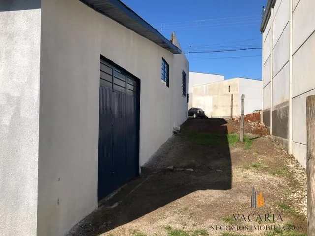 Imagem 8: Duas Salas Comerciais com Banheiro. Sala da Frente Área de 75M R$2.200,00, e Atrás Área de 90M R$ 1.100,00