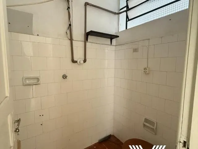 Imagem 4: Sala Comercial para Locação no Centro; Entre em Contato Conosco para Mais Informações