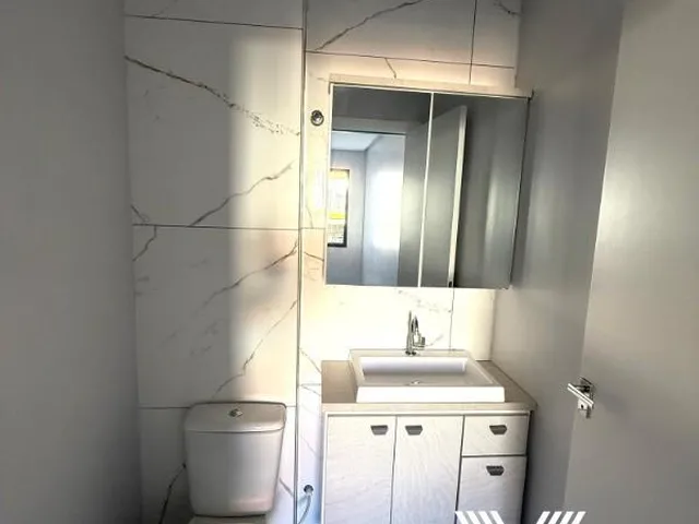 Imagem 2: Sala Comercial para Locação no Centro; Excelente Localização! Entre em Contato Conosco para Mais Informações