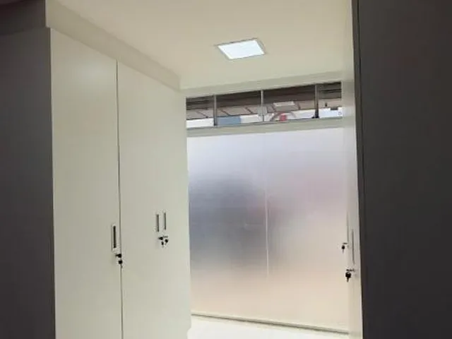 Imagem 4: Sala Comercial para Locação no Centro, Excelente Localização! Entre em Contato Conosco para Mais Informações