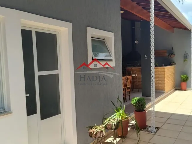 Imagem: Casa Térrea de 4 Quartos À Venda no Bosque