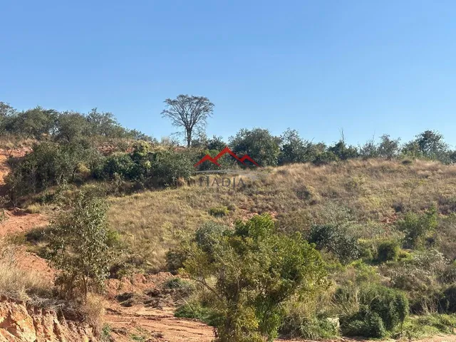 Imagem: Terreno a Venda Condomínio Montanhas de