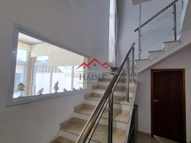 Imagem 14: Casa com 3 Suítes e Área Gourmet, À Venda no Bosque dos Jatobás