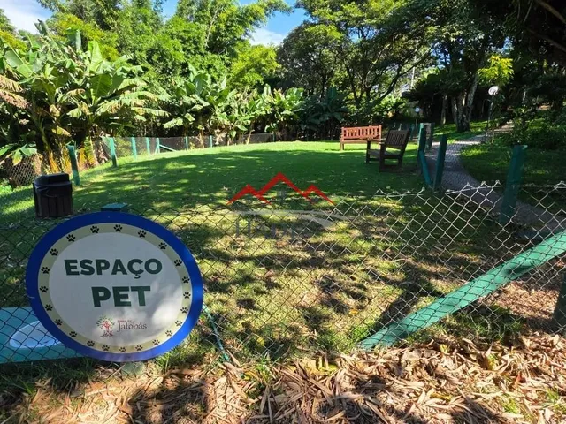 Imagem 7: Casa com 3 Suítes e Área Gourmet, À Venda no Bosque dos Jatobás