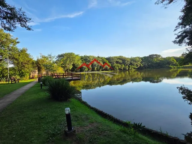 Imagem 13: Casa com 3 Suítes e Área Gourmet, À Venda no Bosque dos Jatobás