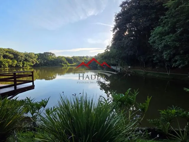 Imagem 2: Casa com 3 Suítes e Área Gourmet, À Venda no Bosque dos Jatobás