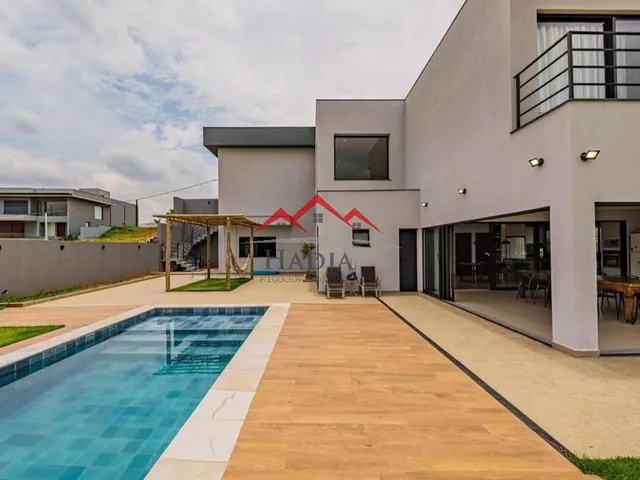 Imagem: Casa de Alto Padrão À Venda no Condomínio