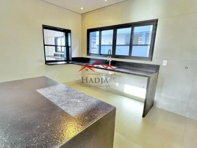 Imagem 6: Casa Alto Padrão 394 M² de Área Construída | 4 Suítes | Piscina | Hidromassagem
