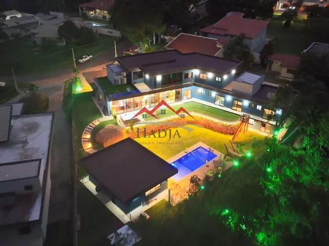 Imagem: Casa de Alto Padrão À Venda no Clube de