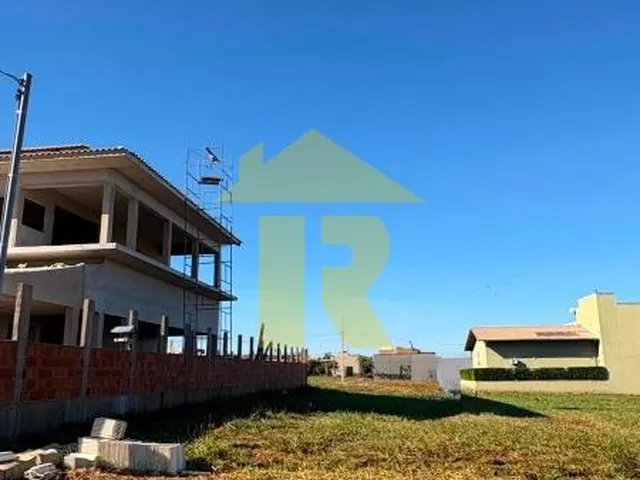 Imagem: Terreno em Condomínio na Marina Complexo