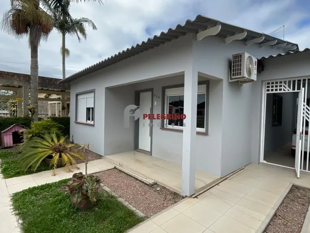 Imagem: A casa possui 3 Dormitórios, 1 Suíte, 3 Banheiros, 2