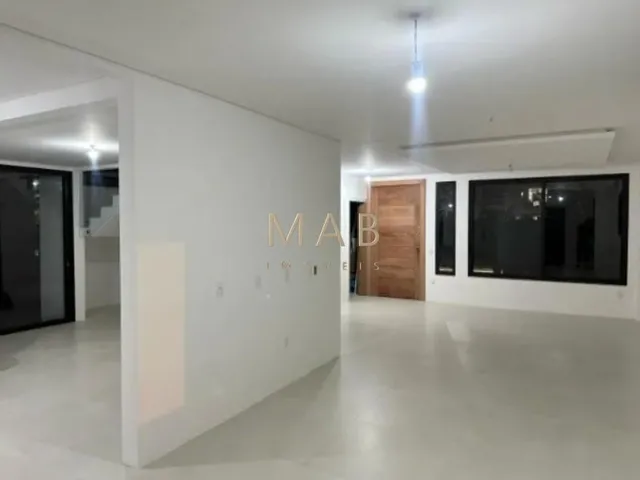 Imagem 9: Casa de Alto Padrão À Venda em Lindo Condomínio na Cachoeira do Bom Jesus - Florianópolis Sc!