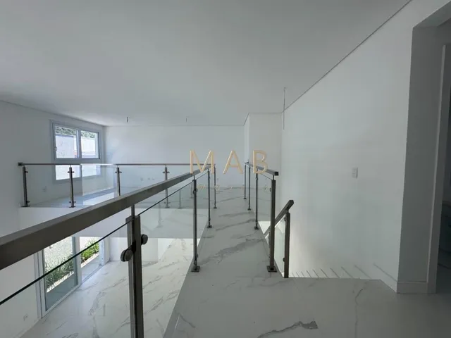 Imagem 2: Casa de Altíssimo Padrão À Venda em Um dos Principais Condomínios do Bairro Ingleses - Florianópolis Sc!
