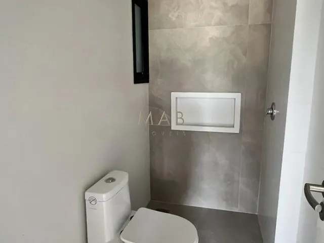 Imagem 5: Lindo Apartamento À Venda, no Saint Humbert Residence, a 80 Metros da Praia dos Ingleses, Florianópolis/Sc!