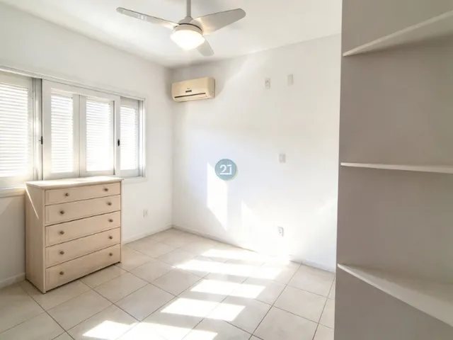Imagem 4: Casa com 04 Quartos, Piscina, Espaço Gourmet em Terreno de 361M², com Vista para o Mar no João Paulo, Florianópolis