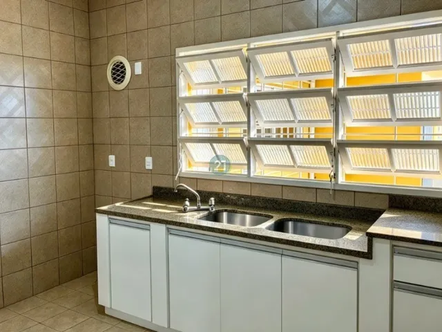 Imagem 10: Alugo Casa Reformada, com Amplo Jardim, 04 Quartos, 02 Garagens, com 300M² Privativo, no Jardim Atlântico, Florianópolis