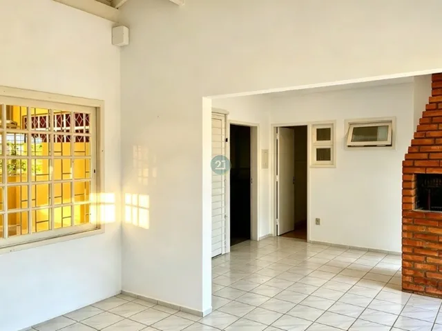 Imagem 11: Alugo Casa Reformada, com Amplo Jardim, 04 Quartos, 02 Garagens, com 300M² Privativo, no Jardim Atlântico, Florianópolis