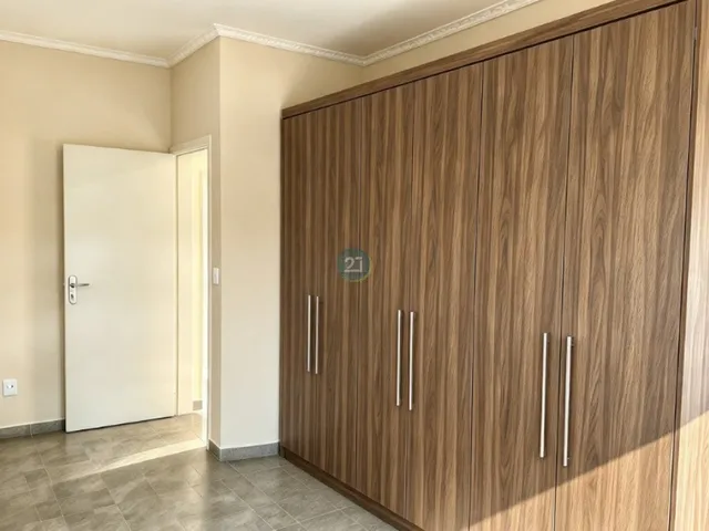 Imagem 9: Alugo Casa Reformada, com Amplo Jardim, 04 Quartos, 02 Garagens, com 300M² Privativo, no Jardim Atlântico, Florianópolis