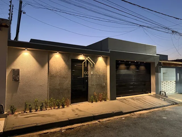 Imagem: A casa possui 3 Dormitórios, 1 Suíte, 2 Banheiros, 2