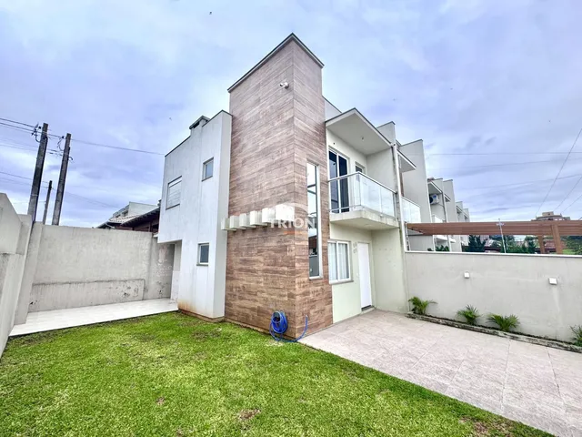 Imagem: Sobrado de Esquina com 2 Suítes À Venda