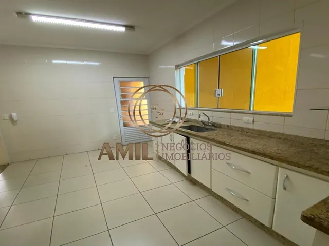 Imagem 4: Casa / Chácara Guizard / 03 Dormitórios com 01 Suíte / 300M²/ Taubaté