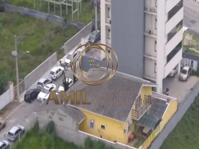 Imagem 6: Casa / Chácara Guizard / 03 Dormitórios com 01 Suíte / 300M²/ Taubaté