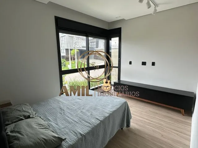 Imagem 16: Ra Amil Vende Sobrado 4 Quartos, 3 Suítes, Piscina, Energia Solar, Suíte Master com Hidro e Closet, Sjcampos
