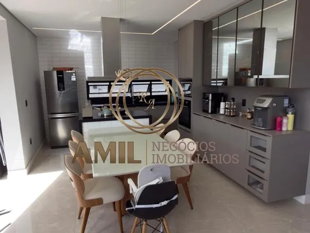 Imagem 13: Ra Amil Vende Sobrado 4 Quartos, 3 Suítes, Piscina, Energia Solar, Suíte Master com Hidro e Closet, Sjcampos