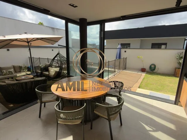 Imagem 11: Ra Amil Vende Sobrado 4 Quartos, 3 Suítes, Piscina, Energia Solar, Suíte Master com Hidro e Closet, Sjcampos