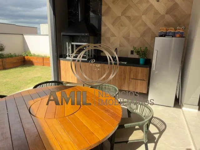 Imagem 15: Ra Amil Vende Sobrado 4 Quartos, 3 Suítes, Piscina, Energia Solar, Suíte Master com Hidro e Closet, Sjcampos