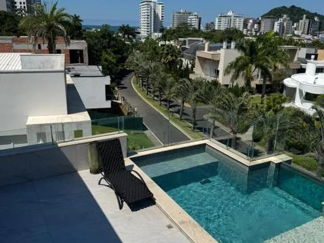 Imagem 14: Casa Alto Padrão em Condômino na Praia Brava 6 Quartos 2 Piscinas Elevador 1.000M² de Area