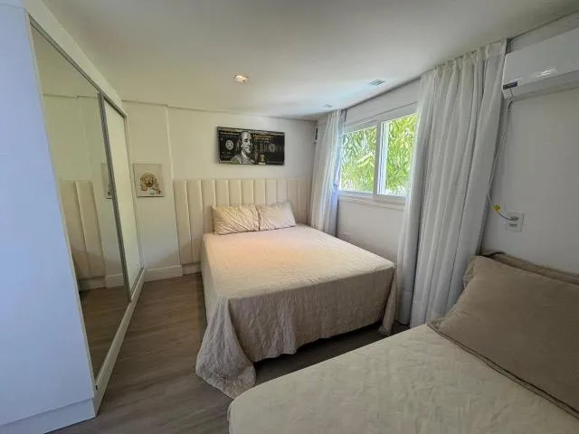 Imagem 2: Casa Alto Padrão em Condômino na Praia Brava 6 Quartos 2 Piscinas Elevador 1.000M² de Area