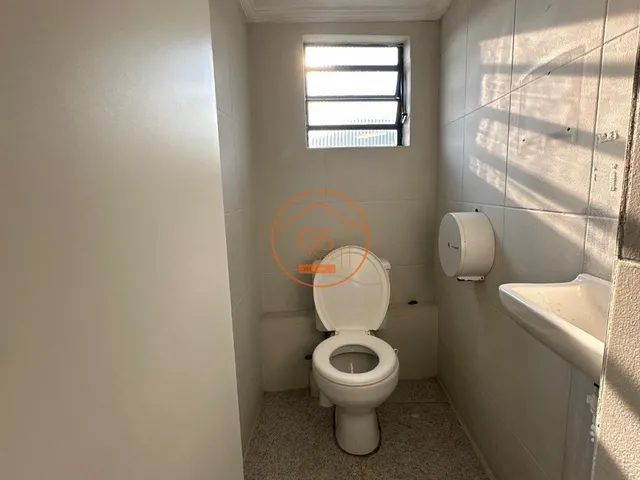 Imagem 5: Salão Comercial de Alto Padrão na Região Central de Caieiras-Sp: 2 Banheiros e 160M² de Área Disponíveis!