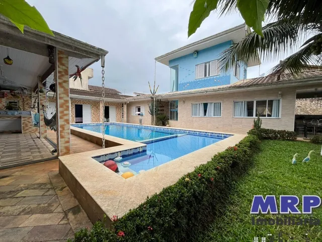 Imagem: Casa a Venda em Ubatuba com Piscina, 6 Dormitórios
