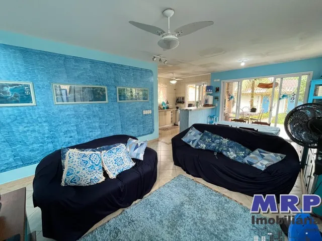 Imagem 6: Casa a Venda em Ubatuba com Piscina, 6 Dormitórios a 350 Metros da Praia de Maranduba. Aceita Financiamento !
