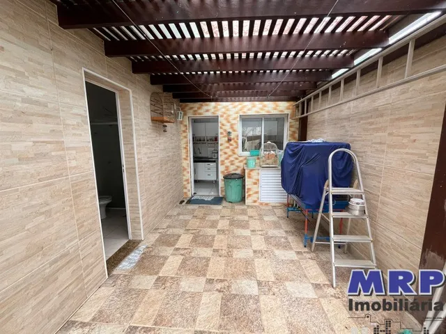 Imagem 12: Casa a Venda em Ubatuba com Piscina, 6 Dormitórios a 350 Metros da Praia de Maranduba. Aceita Financiamento !