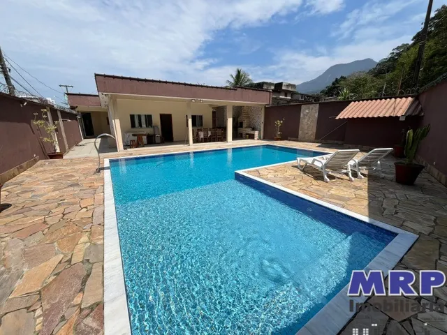 Imagem: Casa com Piscina À Venda em Ubatuba, no