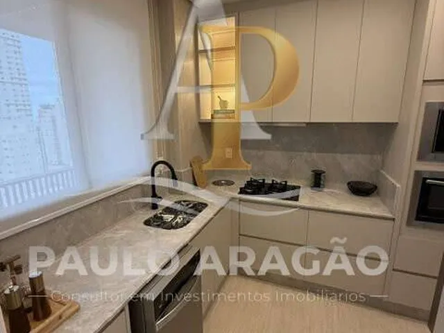 Imagem 3: Apartamento de Alto Padrão À Venda, no Residencial Hannover em Balneário Camboriú, Centro, com 3 Quartos, 120M²